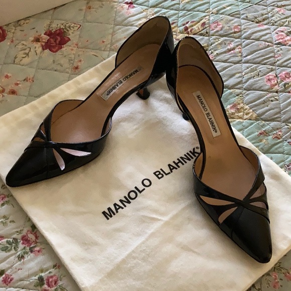 Manolo Blahnik Shoes - Wow !! Manolo Blahnik Patent Leather Pointed-Toe Pumps stunning
